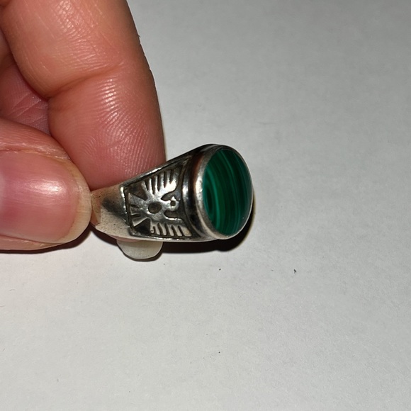 Vintage Men’s Malachite ring size 9/10 - Picture 3 of 3